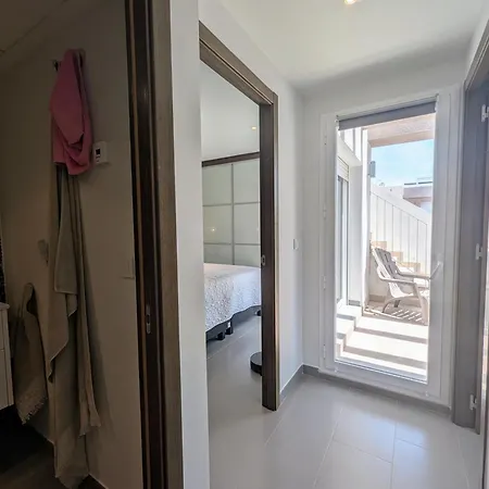 Homely Sector Xxv Apartment *